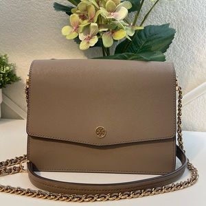 Tory Burch Crossbody used in very good condition.